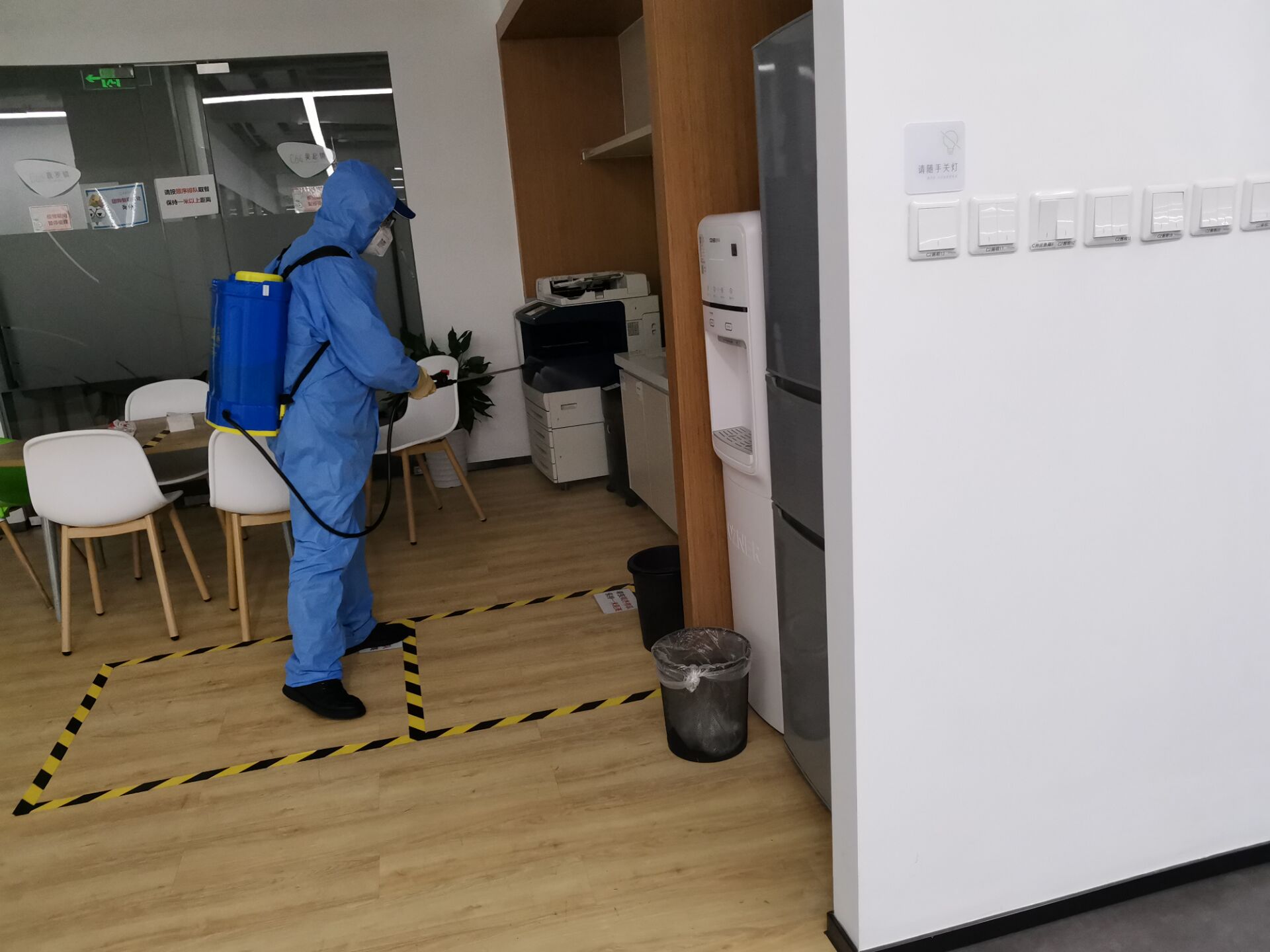 商場室內(nèi)消毒公司有哪些咨詢室內(nèi)消毒殺菌的專業(yè)知識