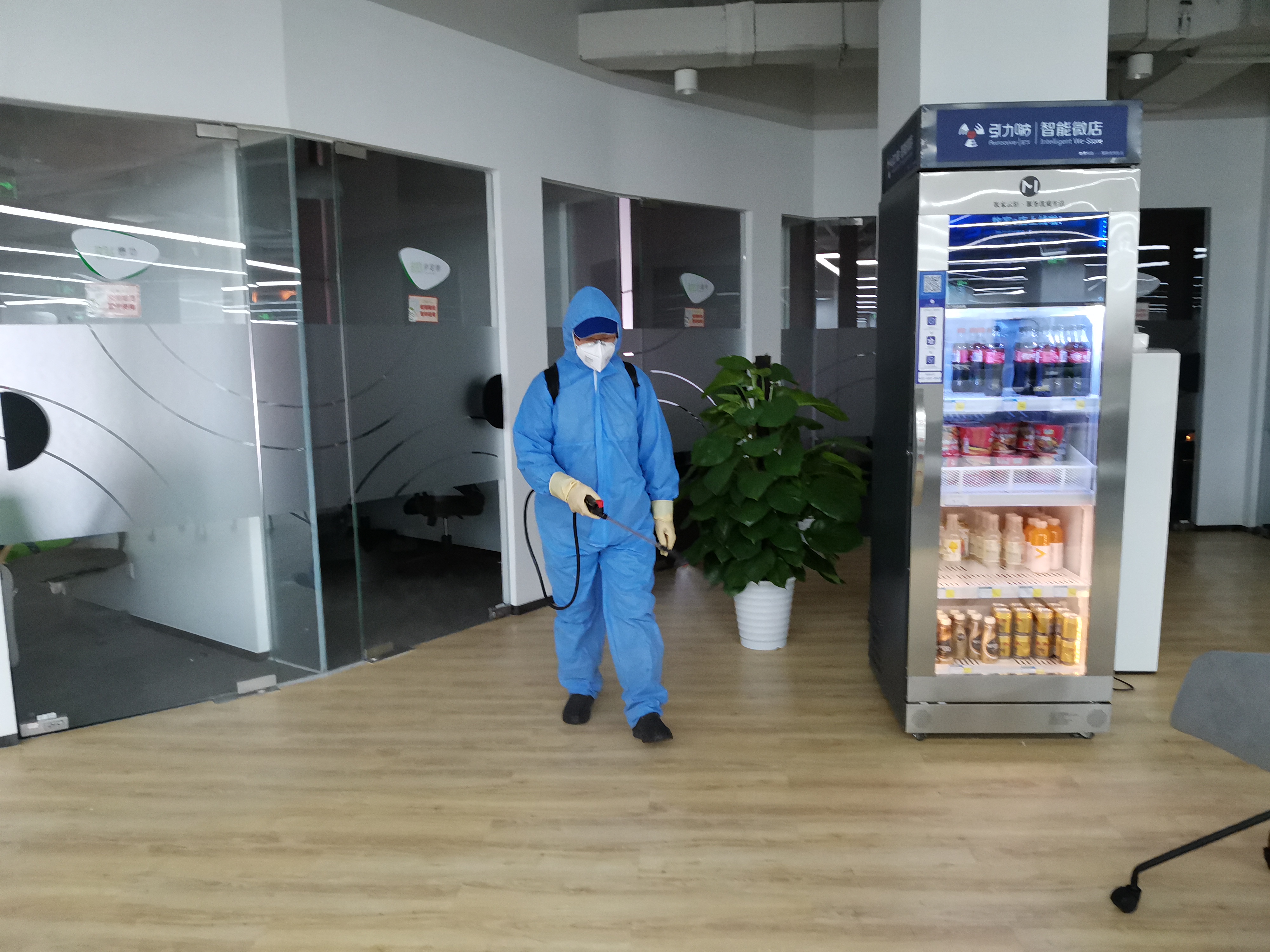 辦公室消毒公司有哪些內(nèi)的空氣凈化消毒殺菌設(shè)備要有專業(yè)人員進(jìn)行操作