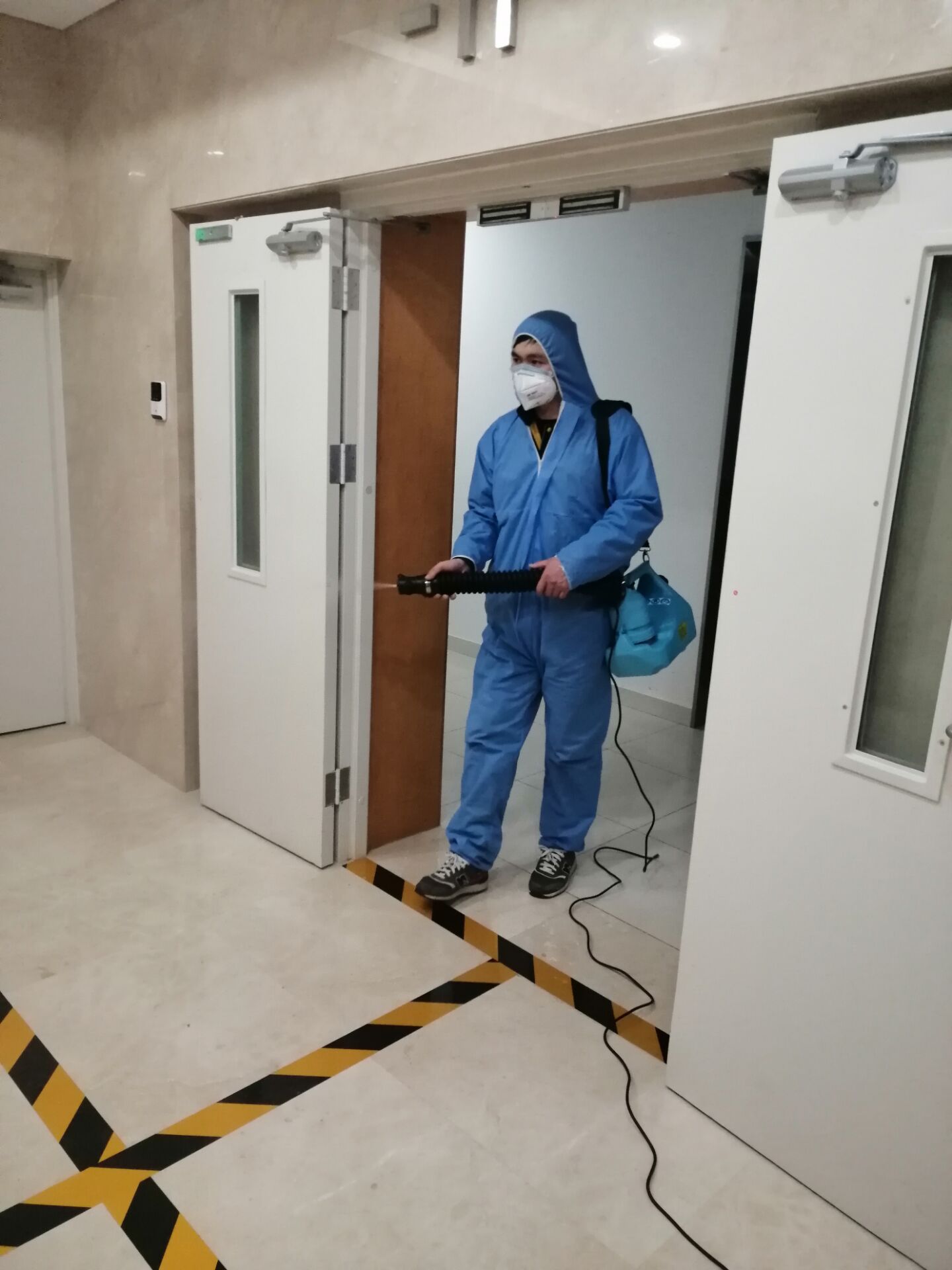 大廈室內(nèi)消毒公司的報(bào)價(jià)的操作員是要經(jīng)過(guò)專業(yè)培訓(xùn)后上崗