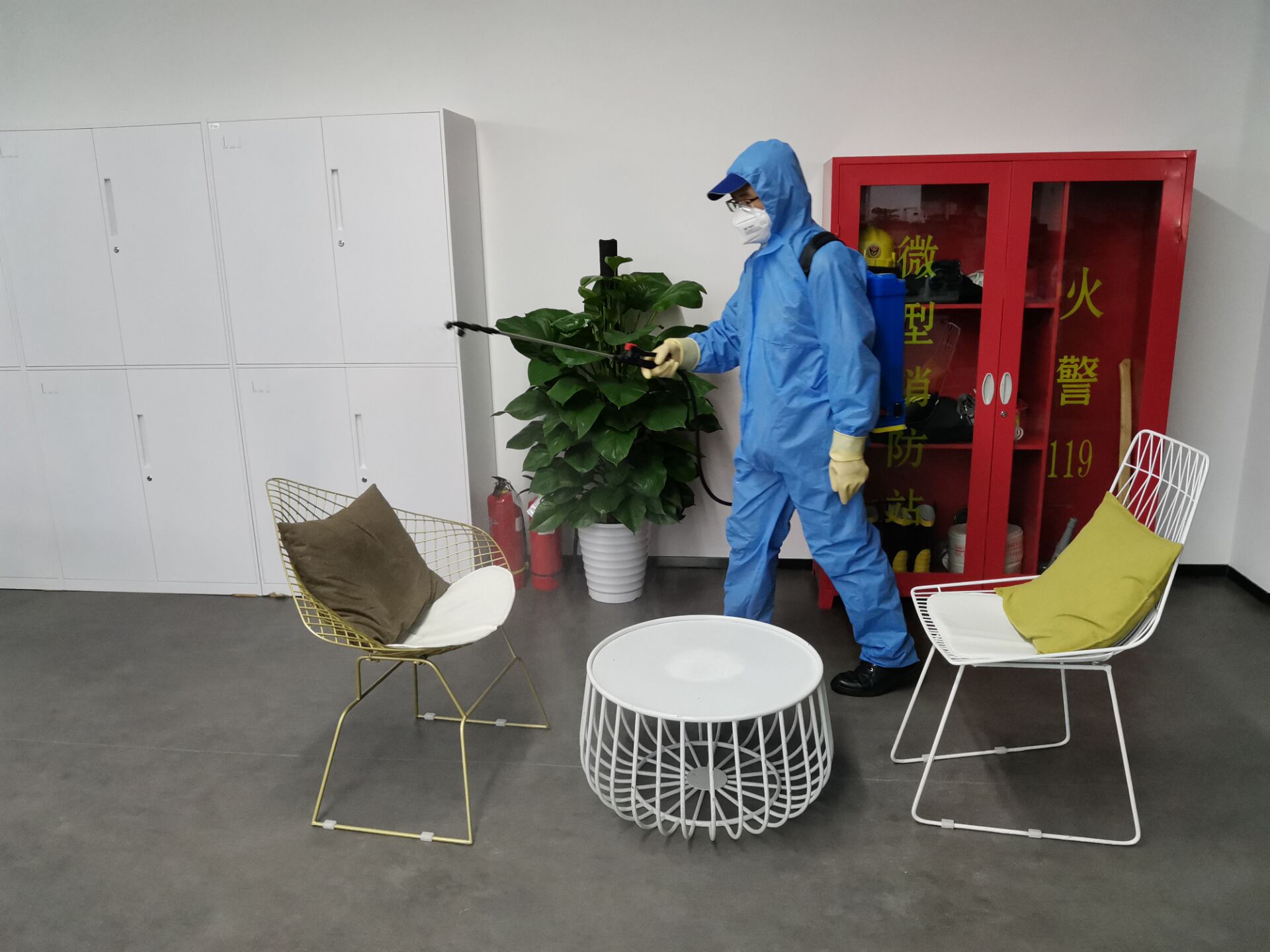 消費(fèi)者在選購(gòu)學(xué)校室內(nèi)消毒殺菌公司的報(bào)價(jià)機(jī)器看重質(zhì)量