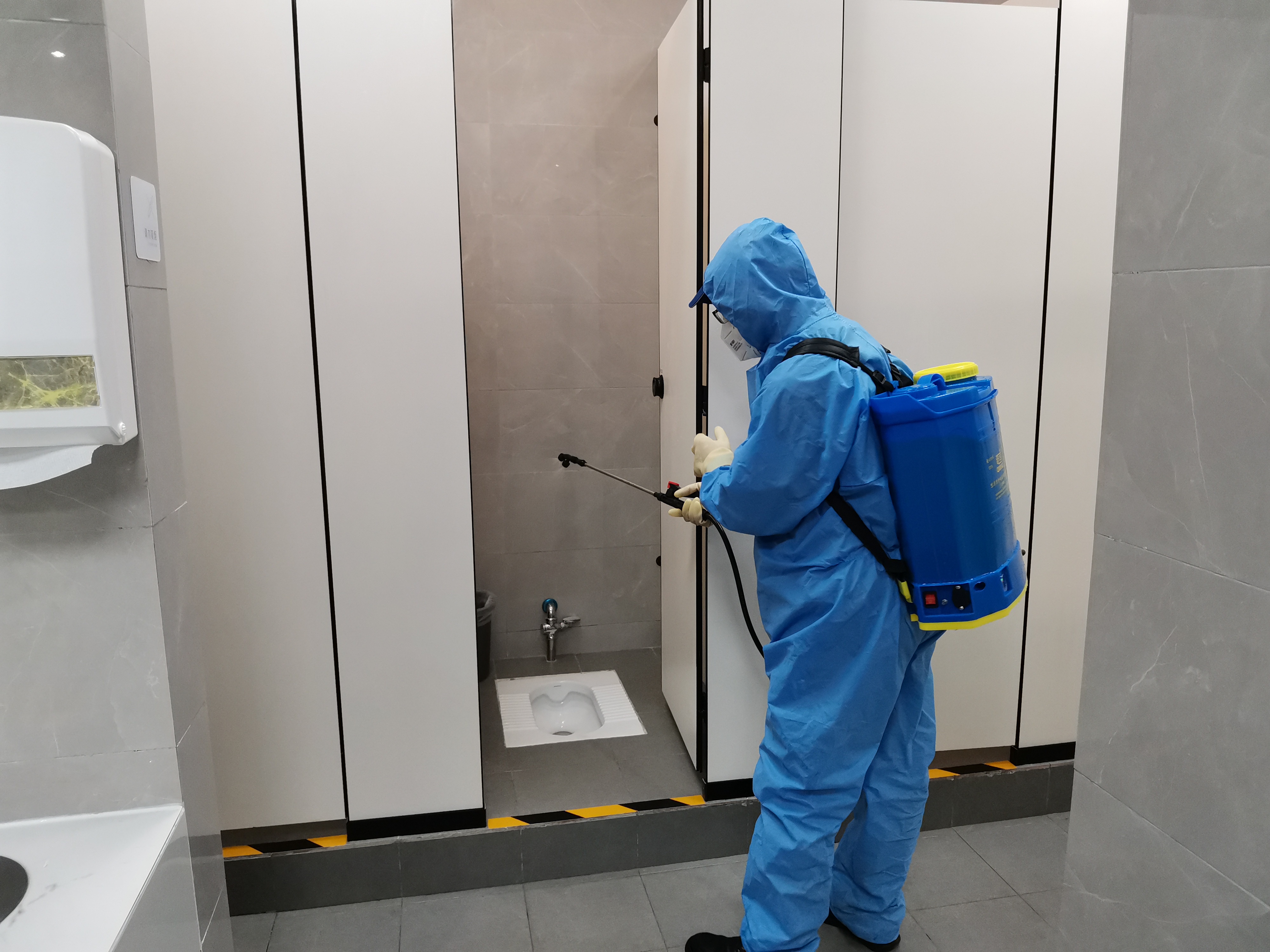 北京室內(nèi)消毒殺菌公司收費(fèi)標(biāo)準(zhǔn)根據(jù)采用消殺設(shè)備來決定